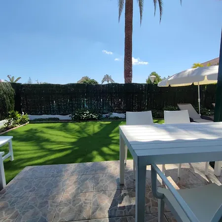 Апартаменти Next Yumbo Center *