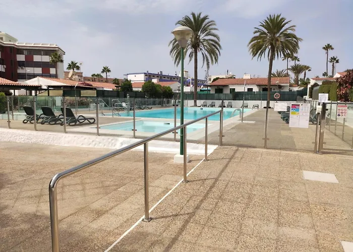 Next Yumbo Center * プラヤ・デル・イングレス